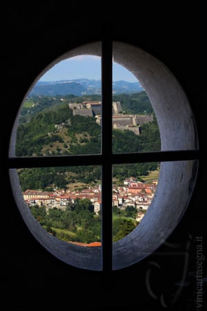 Santuario di NS della Guardia: scorcio del Forte di Gavi