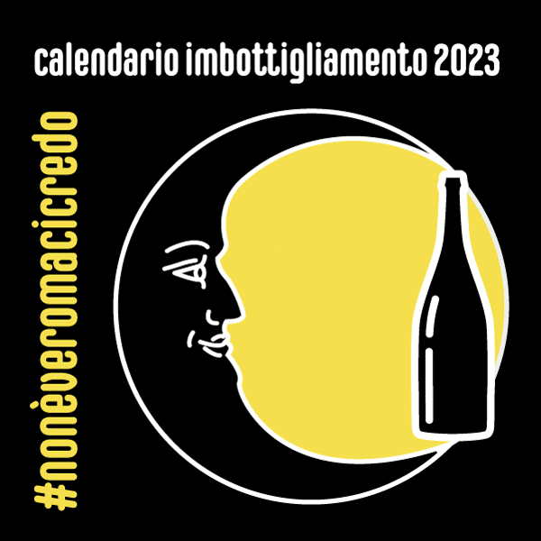 Illustrazione per il calendario dell'imbottigliamento 2023, #nonèveromacicredo. Ritrae la luna con un volto umano affiancata ad una bottiglia di vino. 